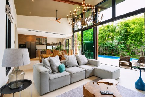 Chalet de 4 dormitorios en Phuket, Tailandia № 190780 - foto 3