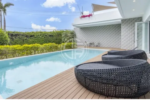 Chalet de 4 dormitorios en Phuket, Tailandia № 190778 - foto 12