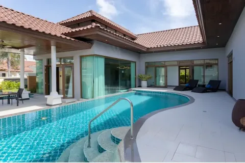 Chalet de 3 dormitorios en Bang Tao, Tailandia № 190777