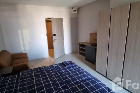 Condominio de 1 dormitorio en Samut Prakan, Tailandia № 205317 - foto 3