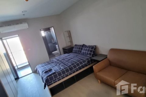 Condominio de 1 dormitorio en Samut Prakan, Tailandia № 205317 - foto 2