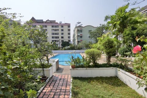 Casa de 3 dormitorios en Bangkok, Tailandia № 143592 - foto 20