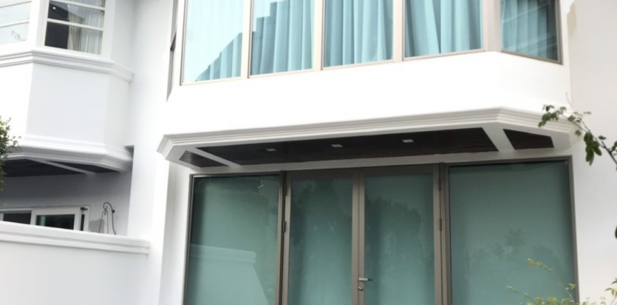 Casa de 3 dormitorios en Bangkok, Tailandia № 143592