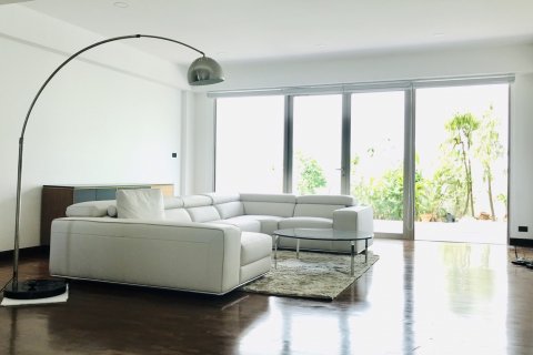 Casa de 3 dormitorios en Bangkok, Tailandia № 143592 - foto 4