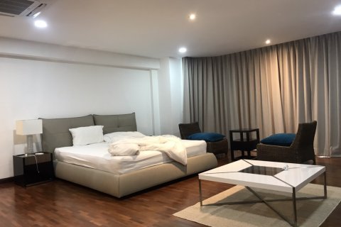 Casa de 3 dormitorios en Bangkok, Tailandia № 143592 - foto 12