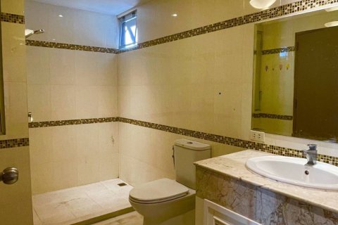 Condominio de 3 dormitorios en Bangkok, Tailandia № 143590 - foto 12