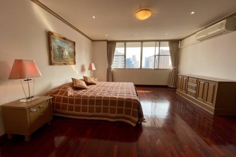 Condominio de 3 dormitorios en Bangkok, Tailandia № 143590 - foto 11