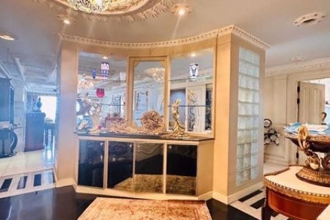 Condominio de 4 dormitorios en Watthana, Bangkok, Tailandia № 133840 - foto 2