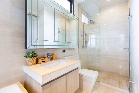 Condominio de 2 dormitorios en Watthana, Bangkok, Tailandia № 133837 - foto 26