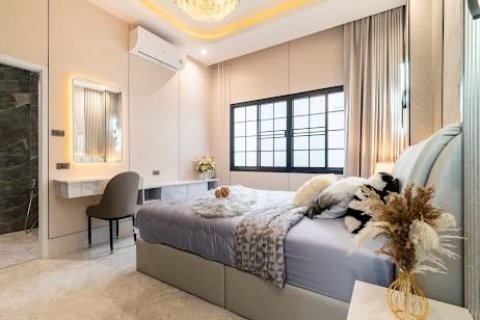 Villa in Pattaya, Thailand 3 bedrooms № 171902 - photo 11