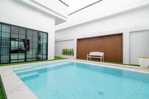 Villa in Pattaya, Thailand 3 bedrooms № 171902 - photo 13