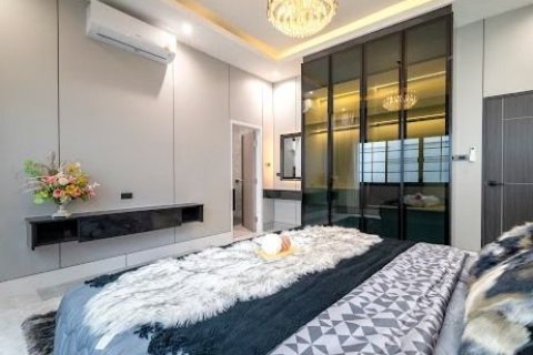 Villa in Pattaya, Thailand 3 bedrooms № 171902 - photo 14