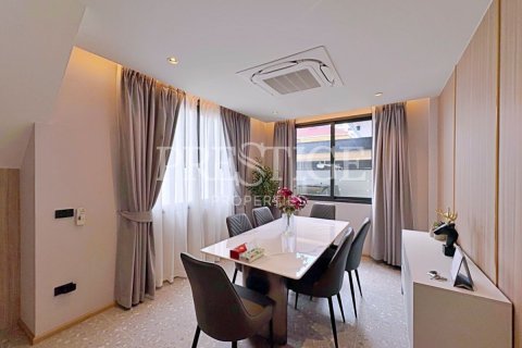 Casa de 4 dormitorios en Pattaya, Tailandia № 233229 - foto 6