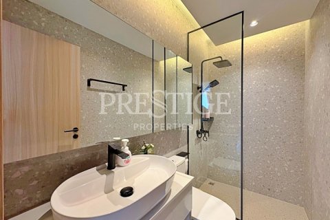 Casa de 4 dormitorios en Pattaya, Tailandia № 233229 - foto 16