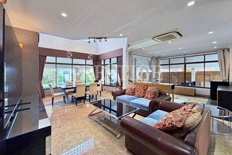 บ้านในพัทยา, ประเทศไทย 4 ห้องนอน № 233231 - รูปถ่าย 2