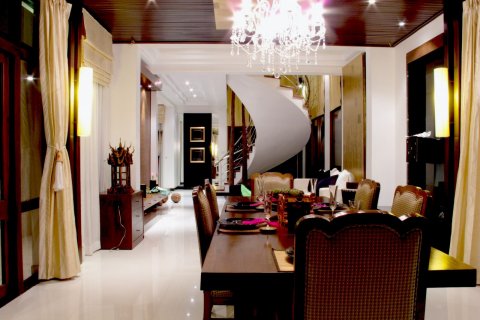 Casa de 5 dormitorios en Pattaya, Tailandia № 18967 - foto 4