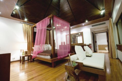 Casa de 5 dormitorios en Pattaya, Tailandia № 18967 - foto 8