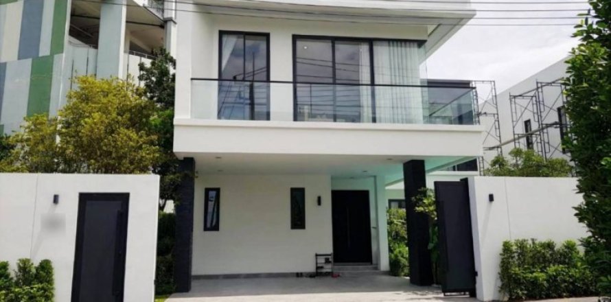Casa de 4 dormitorios en Pattaya, Tailandia № 113604
