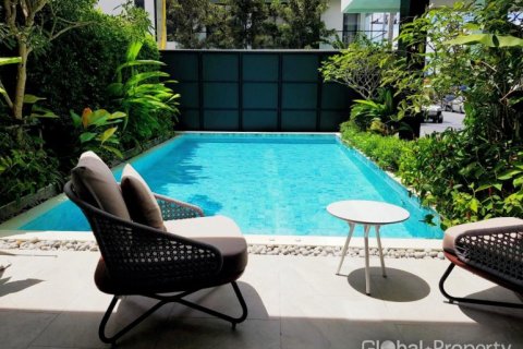 Casa de 4 dormitorios en Pattaya, Tailandia № 113604 - foto 13
