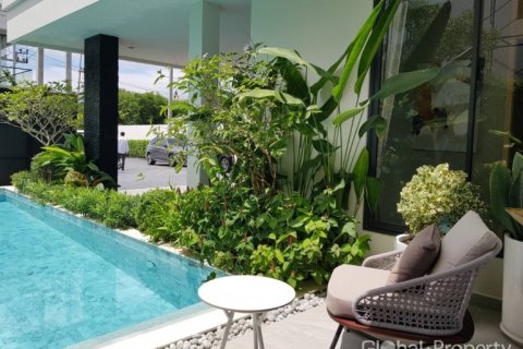 Casa de 4 dormitorios en Pattaya, Tailandia № 113604 - foto 16