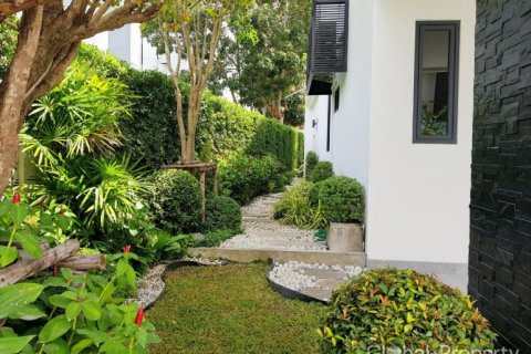 Casa de 4 dormitorios en Pattaya, Tailandia № 113604 - foto 4