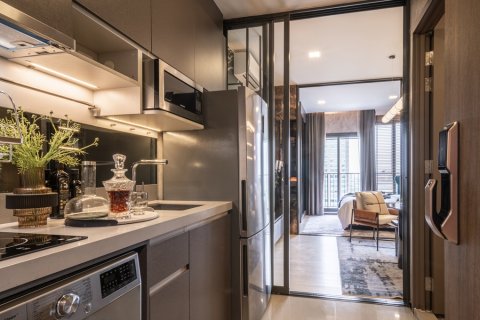 Condominio de 2 dormitorios en Chatuchak, Bangkok, Tailandia № 165712 - foto 11