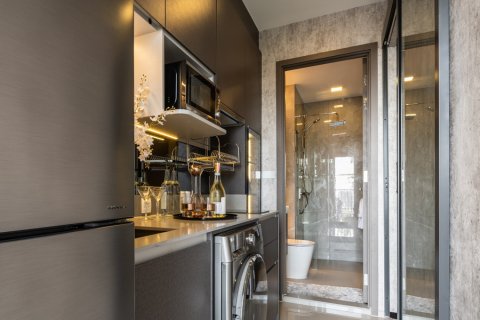 Condominio de 2 dormitorios en Chatuchak, Bangkok, Tailandia № 165712 - foto 4