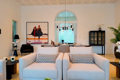 Chalet de 6 dormitorios en Hua Hin, Tailandia № 222668 - foto 6