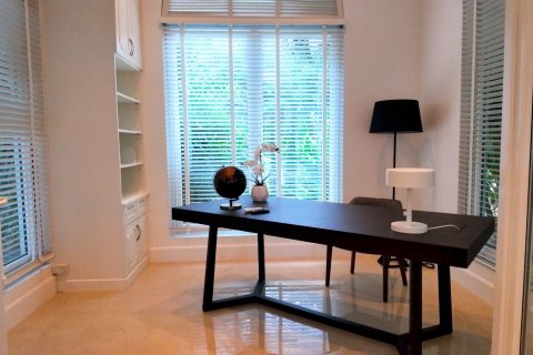 Chalet de 6 dormitorios en Hua Hin, Tailandia № 222668 - foto 5