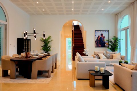 Chalet de 6 dormitorios en Hua Hin, Tailandia № 222668 - foto 12