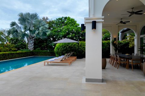 Chalet de 6 dormitorios en Hua Hin, Tailandia № 222668 - foto 4