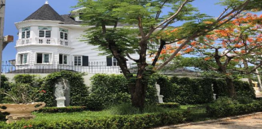 Villa in Bang Na, Bangkok, Thailand 4 bedrooms № 193975