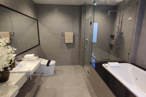 Chalet de 4 dormitorios en Bangkok, Tailandia № 165415 - foto 12