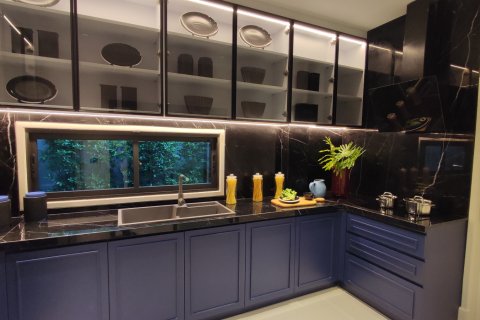 Chalet de 4 dormitorios en Bangkok, Tailandia № 165416 - foto 7
