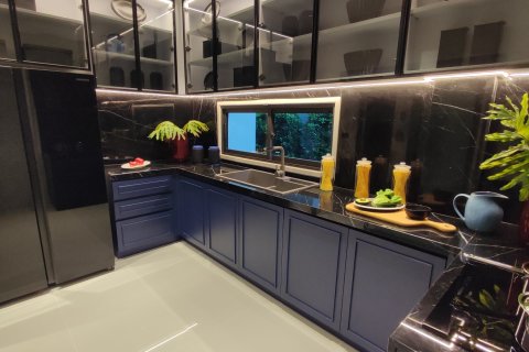 Chalet de 4 dormitorios en Bangkok, Tailandia № 165416 - foto 6