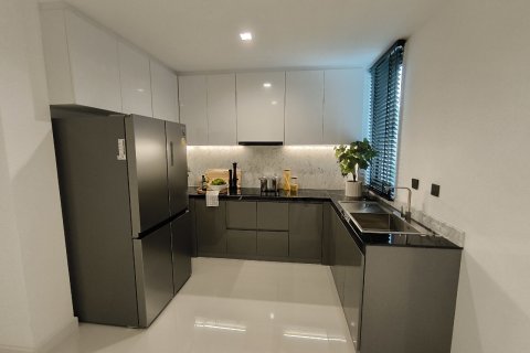 Chalet de 5 dormitorios en Lat Phrao, Bangkok, Tailandia № 165417 - foto 10