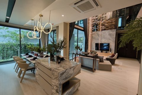 Chalet de 4 dormitorios en Lat Phrao, Bangkok, Tailandia № 165418 - foto 12