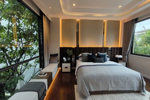 Chalet de 4 dormitorios en Lat Phrao, Bangkok, Tailandia № 165418 - foto 5