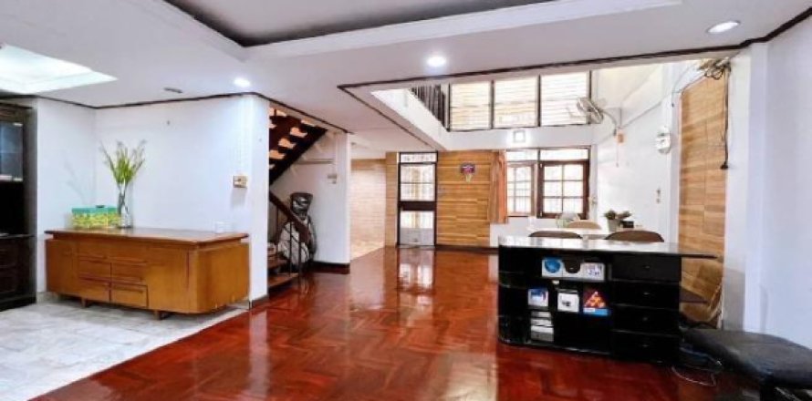 Chalet de 5 dormitorios en Bangkok, Tailandia № 203241