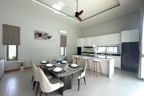 Villa in Hua Hin, Thailand 4 Schlafzimmer № 222440 - Foto 16