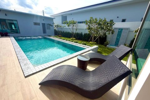 Chalet de 4 dormitorios en Hua Hin, Tailandia № 222443