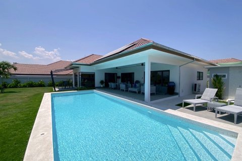 Chalet de 3 dormitorios en Hua Hin, Tailandia № 173929 - foto 2