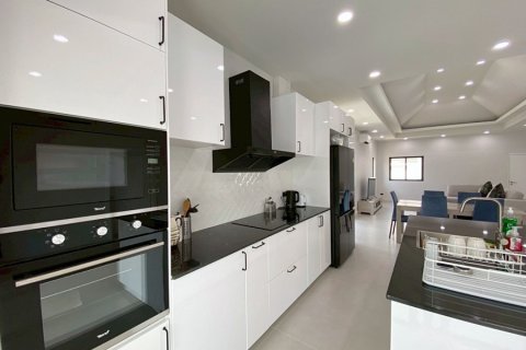 Chalet de 3 dormitorios en Hua Hin, Tailandia № 173930 - foto 14