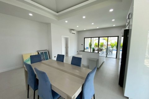 Chalet de 3 dormitorios en Hua Hin, Tailandia № 173930 - foto 10