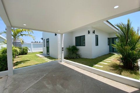 Chalet de 3 dormitorios en Hua Hin, Tailandia № 173930 - foto 27