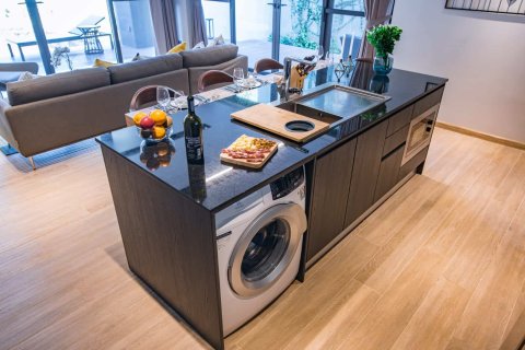 Condominio de 2 dormitorios en Bang Tao, Tailandia № 166429 - foto 4