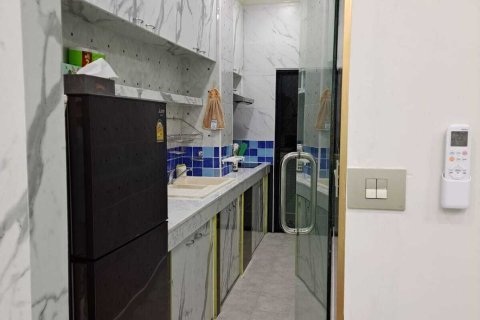 Condominio de 2 dormitorios en Khlong Toei, Bangkok, Tailandia № 160511 - foto 13