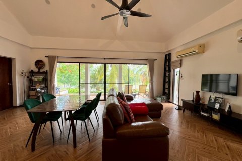 Condominio de 2 dormitorios en Cha-am, Tailandia № 195744 - foto 9