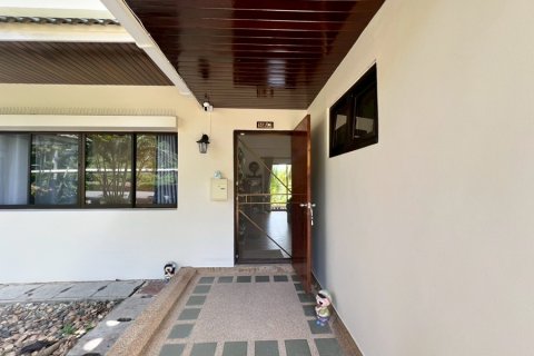 Condominio de 2 dormitorios en Cha-am, Tailandia № 195744 - foto 5