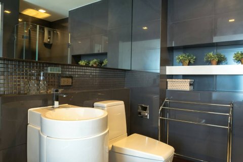 Condominio de 2 dormitorios en Bangkok, Tailandia № 67068 - foto 11